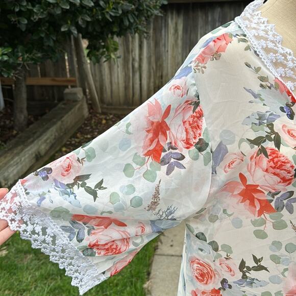 LuLaRoe Chloe Bohemian Chiffon Kimomo Floral Overlay Women's Small - Picture 3 of 8